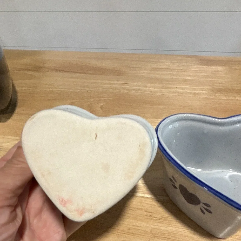 3 Adorable Crock-like Heart-Shaped and patterned Bowls Gray/Blue Glossy